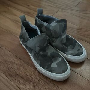 Seavees | Camouflage Huntington Middie Saltwash | Slip On Sneakers | size 7.5